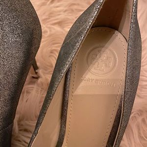 Tory Burch crystals pumps